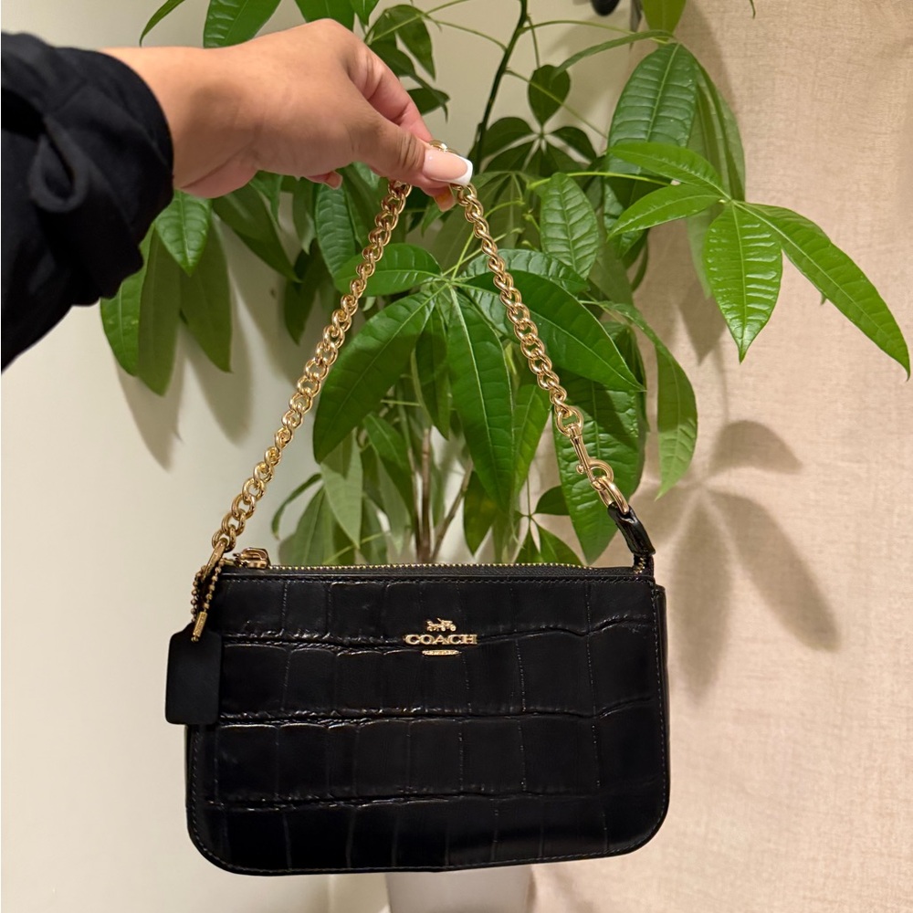 Black coach nolita 19
